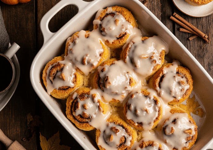 pumpkin chai cinnamon rolls