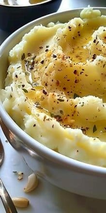 Creamy Garlic Butter Mashed Potatoes