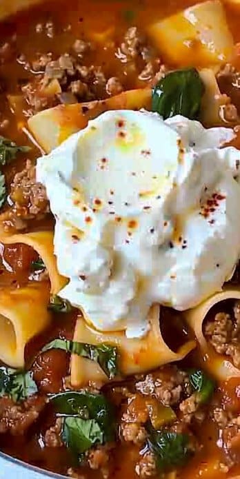 One-Pot Lasagna Soup