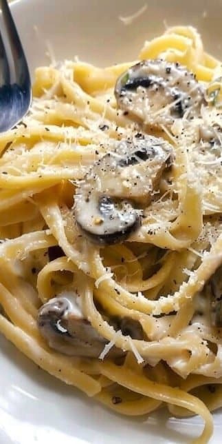 Creamy Mushroom Pasta: 25 Minutes to Pure Comfort