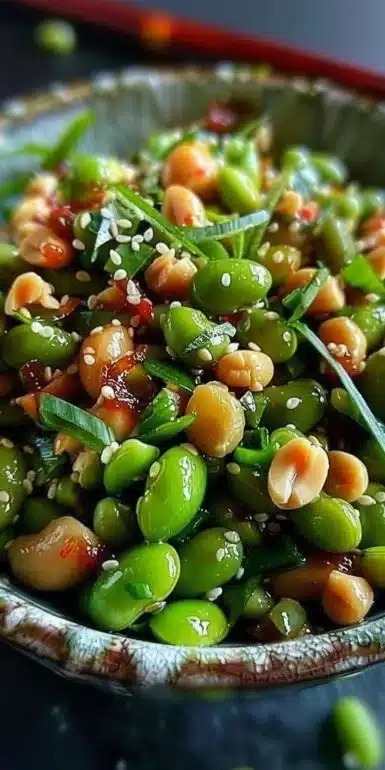 Fresh & Crunchy Edamame Peanut Salad